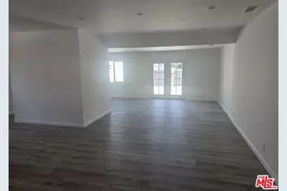 10342 Haskell Ave, Granada Hills, CA 91344 - Photo 3