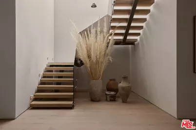 800 N La Jolla Ave, Los Angeles, CA 90046 - Photo 19