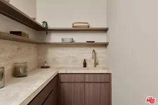 800 N La Jolla Ave, Los Angeles, CA 90046 - Photo 17