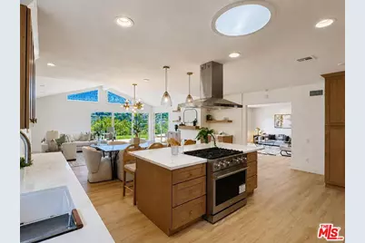 11425 Dona Evita Dr, Studio City, CA 91604 - Photo 17