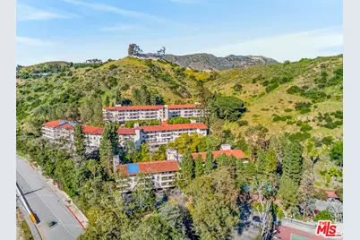 2700 Cahuenga Blvd #4220, Los Angeles, CA 90068 - Photo 35