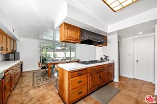 6505 S Halm Ave, Los Angeles, CA 90056 - Photo 17