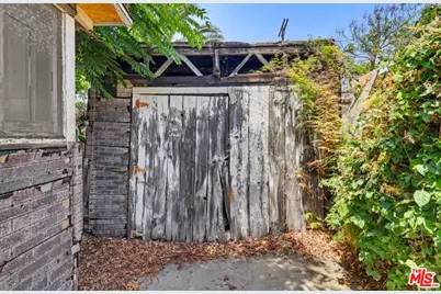 1247 W 49th St, Los Angeles, CA 90037 - Photo 41