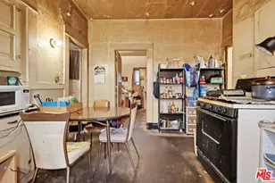 1247 W 49th St, Los Angeles, CA 90037 - Photo 15