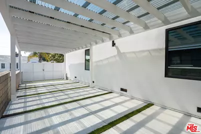 8404 Gonzaga Ave, Los Angeles, CA 90045 - Photo 19