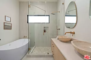 8404 Gonzaga Ave, Los Angeles, CA 90045 - Photo 11
