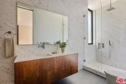 120 N Glenroy Ave, Los Angeles, CA 90049 - Photo 17