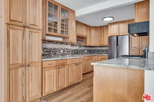 7832 Midfield Ave, Los Angeles, CA 90045 - Photo 17