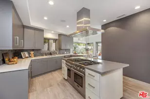 11955 Pinnacle Pl, Beverly Hills, CA 90210 - Photo 23