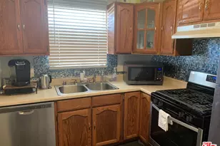 536 W 42nd St, Los Angeles, CA 90037 - Photo 17