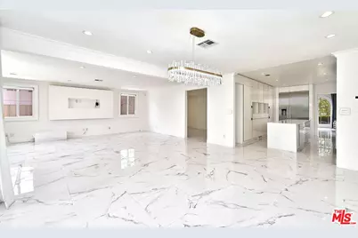 860 S Norton Ave, Los Angeles, CA 90005 - Photo 25