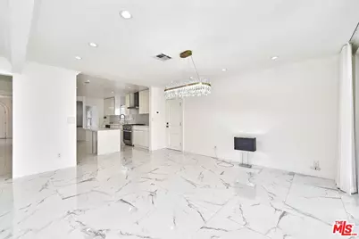860 S Norton Ave, Los Angeles, CA 90005 - Photo 23