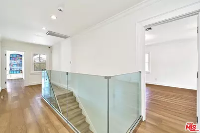 860 S Norton Ave, Los Angeles, CA 90005 - Photo 35