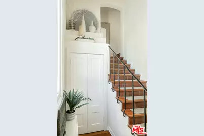 2341 Ronda Vista Dr, Los Angeles, CA 90027 - Photo 19