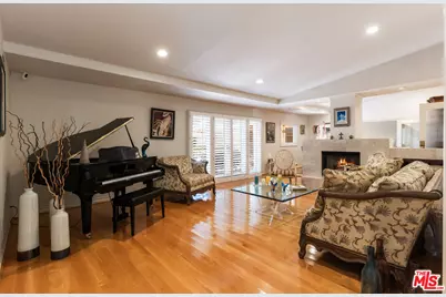19717 Wells Dr, Woodland Hills, CA 91364 - Photo 7