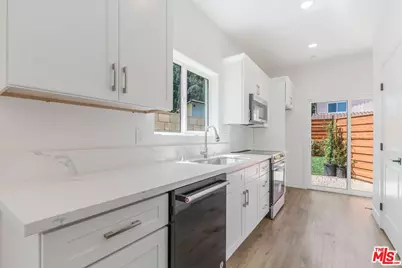 20151 Strathern St, Winnetka, CA 91306 - Photo 43