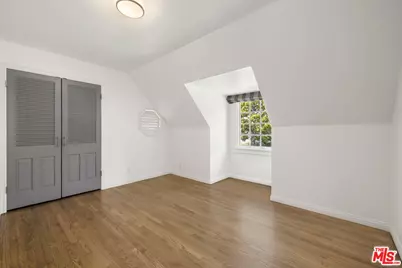 501 Cascada Way, Los Angeles, CA 90049 - Photo 13
