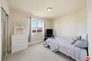 147 N Berendo St, Los Angeles, CA 90004 - Photo 9