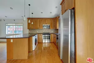 456 1/2 Smithwood Dr, Beverly Hills, CA 90212 - Photo 11