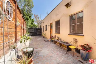 1309 Carmona Ave, Los Angeles, CA 90019 - Photo 11