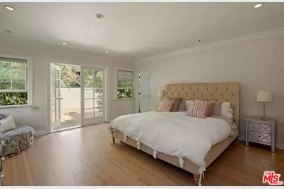 560 Loring Ave, Los Angeles, CA 90024 - Photo 21