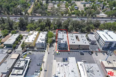 22705 Del Valle St, Woodland Hills, CA 91364 - Photo 29