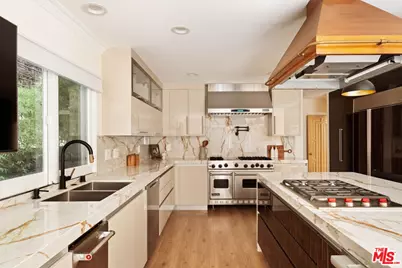 2103 N Hobart Blvd, Los Angeles, CA 90027 - Photo 19