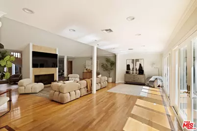 2103 N Hobart Blvd, Los Angeles, CA 90027 - Photo 15