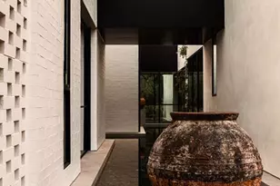 1307 N Doheny Dr, Los Angeles, CA 90069 - Photo 21