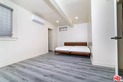 523 S Wilton Pl, Los Angeles, CA 90020 - Photo 21