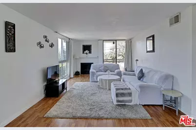 911 N Kings Rd #310, West Hollywood, CA 90069 - Photo 9