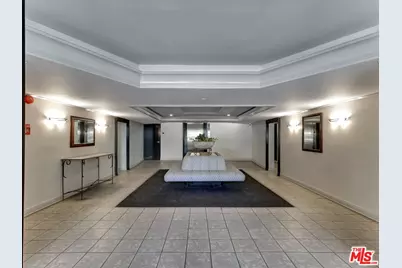 911 N Kings Rd #310, West Hollywood, CA 90069 - Photo 3