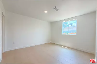 732 E 52nd St, Los Angeles, CA 90011 - Photo 15