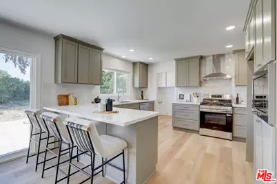 476 Jeanne Ct, Newbury Park, CA 91320 - Photo 3