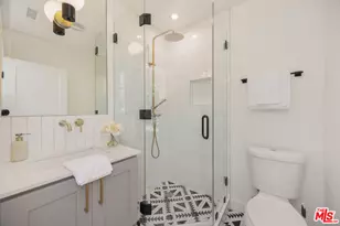 3953 S Victoria Ave, Los Angeles, CA 90008 - Photo 17
