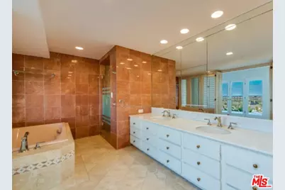 8230 Hollywood Blvd, Los Angeles, CA 90069 - Photo 11