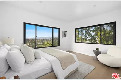 8620 Skyline Dr, Los Angeles, CA 90046 - Photo 29