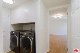 14980 Victory Blvd, Van Nuys, CA 91411 - Photo 23