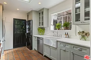 950 S Muirfield Rd, Los Angeles, CA 90019 - Photo 21