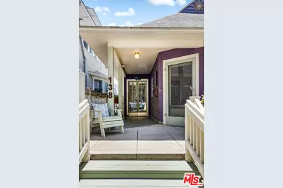 138 Wadsworth Ave, Santa Monica, CA 90405 - Photo 3