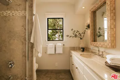 588 Dryad Rd, Santa Monica, CA 90402 - Photo 15