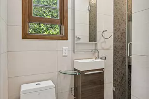10037 Reevesbury Dr, Beverly Hills, CA 90210 - Photo 19
