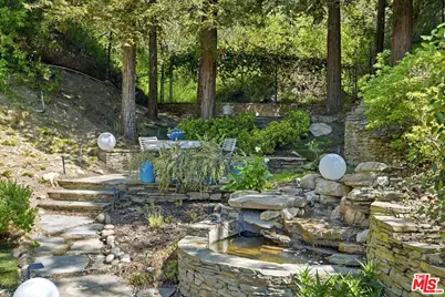 2350 Benedict Canyon Dr, Beverly Hills, CA 90210 - Photo 41