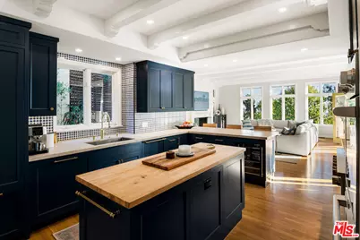 7050 La Presa Dr, Los Angeles, CA 90068 - Photo 9
