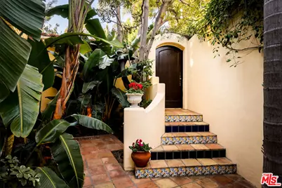 7050 La Presa Dr, Los Angeles, CA 90068 - Photo 17