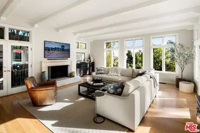 7050 La Presa Dr, Los Angeles, CA 90068 - Photo 25