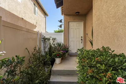 15721 Cobalt St #102, Sylmar, CA 91342 - Photo 11