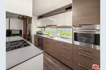 3025 Edgehill Dr, Los Angeles, CA 90018 - Photo 21