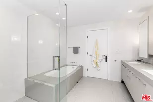 10777 Wilshire Blvd, Los Angeles, CA 90024 - Photo 19