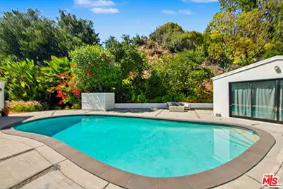 13019 Sky Valley Rd, Los Angeles, CA 90049 - Photo 47